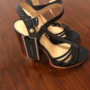 Tommy hilfiger original shoes with tag. Size 8.5